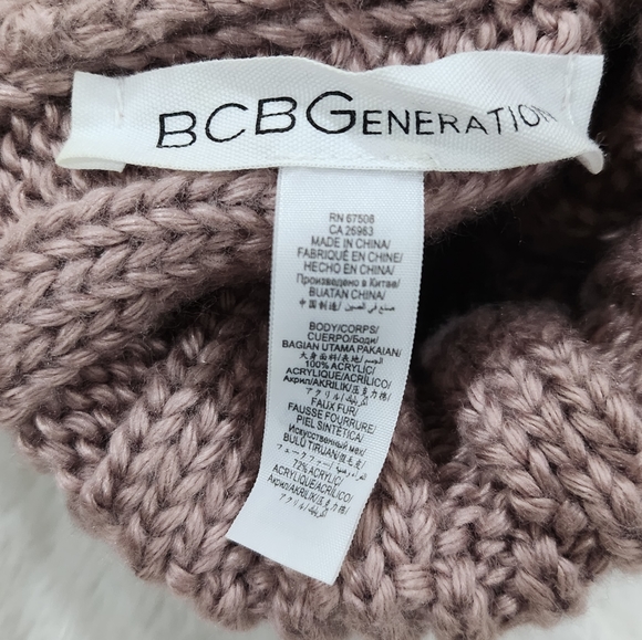 BCBG Touque - Picture 2 of 4